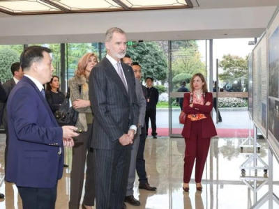 西班牙国王访华首站抵达成都